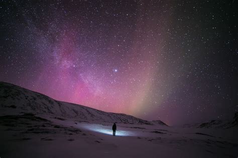  Nuit Blanche：迷幻的夜空與浩瀚的宇宙交織